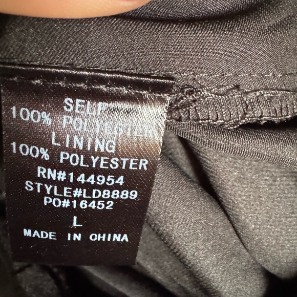 Elegant Black One-Shoulder Dress - Picture 5 of 6